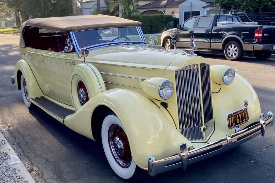 1935 Packard Eight sold for $72,000