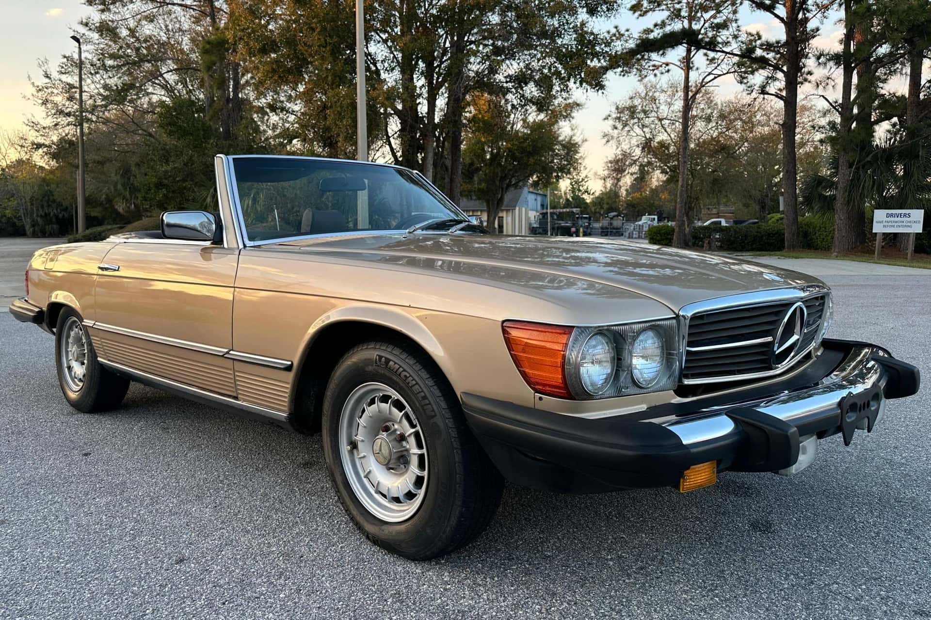 1981 Mercedes-Benz R107 SL sold for $9,580