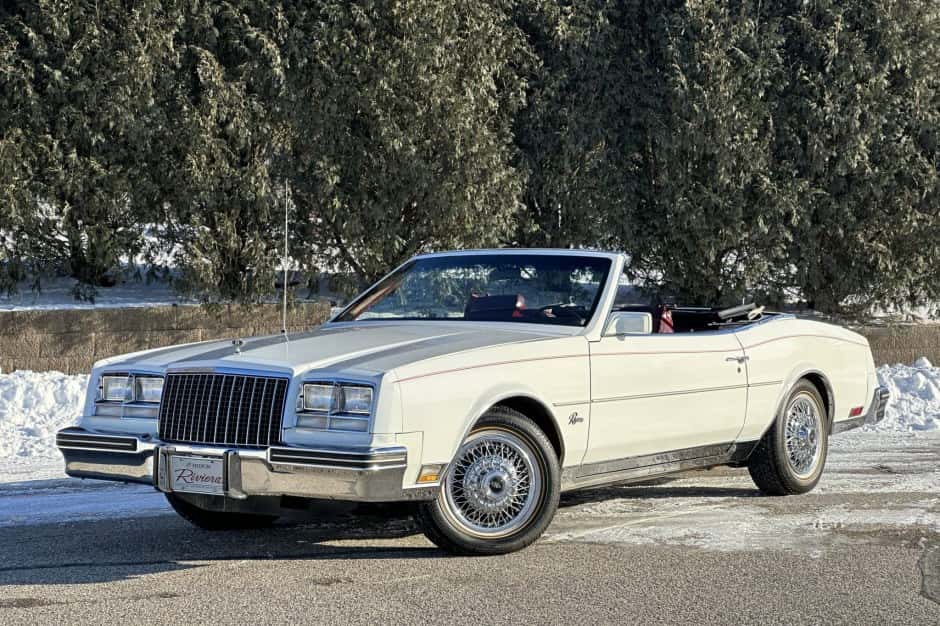 1982 Buick Riviera sold for $19,750