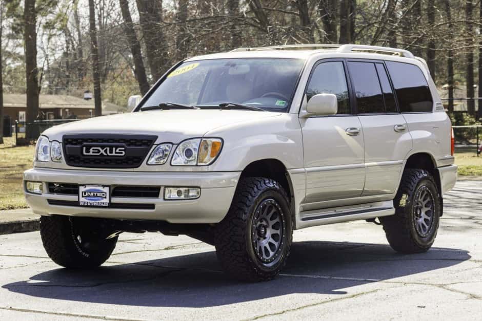2004 Lexus LX470 sold for $26,470