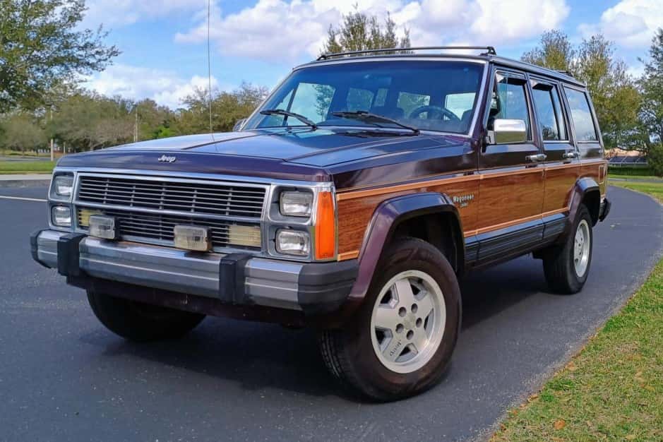 1989 Jeep XJ Wagoneer sold for $7,000