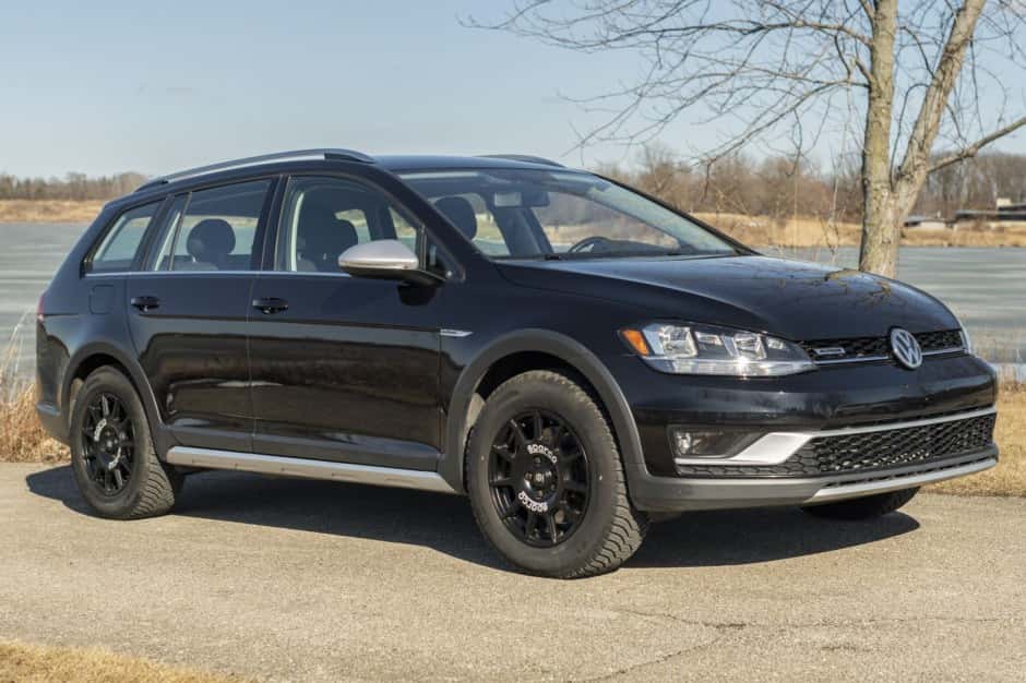 2019 Volkswagen Golf & Rabbit sold for $15,500