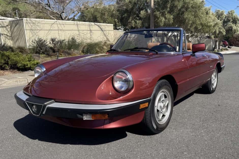 1990 Alfa Romeo 105/115 Spider Series 3 sold for $13,400