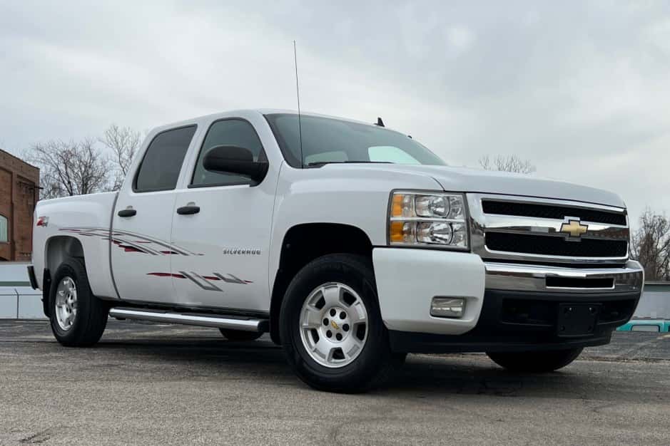 2010 Chevrolet Silverado GMT900 (2007-2013) sold for $18,250