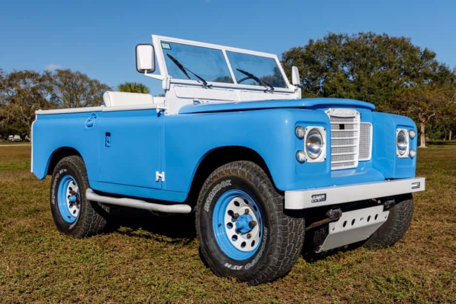 1970 Land Rover Series 88 sold for $7,500