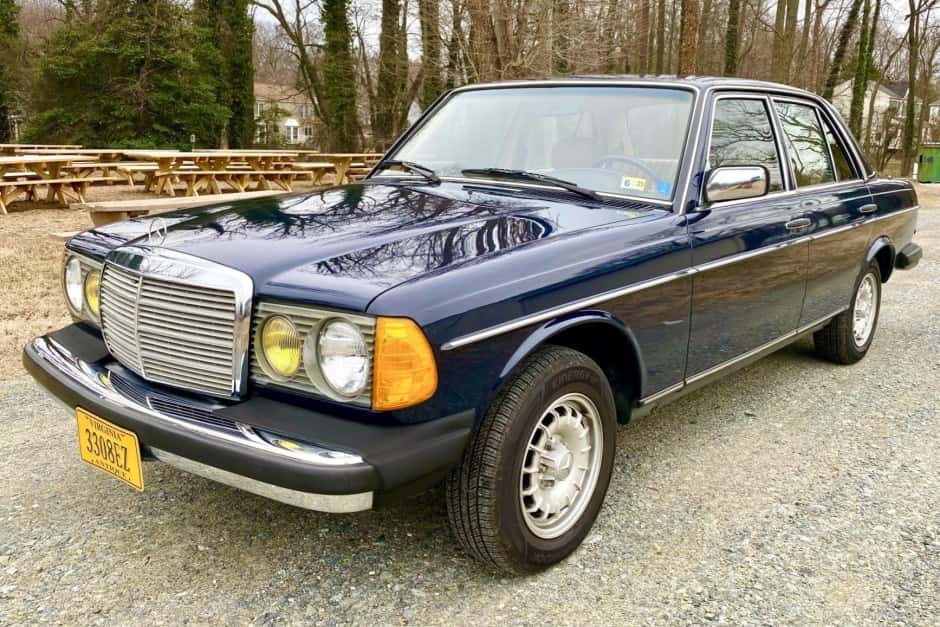 1984 Mercedes-Benz W123 sold for $37,500