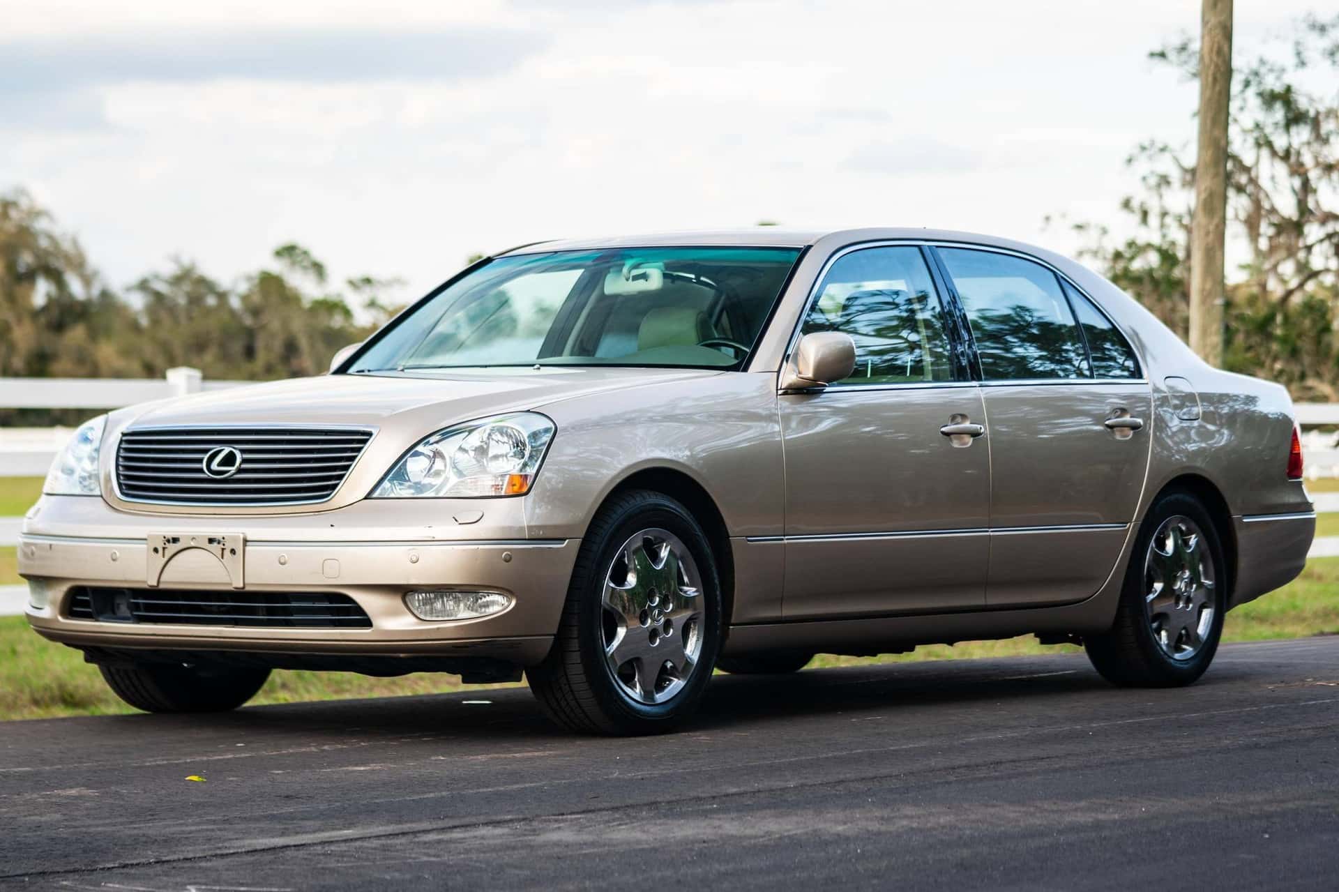 2001 Lexus LS sold for $7,500