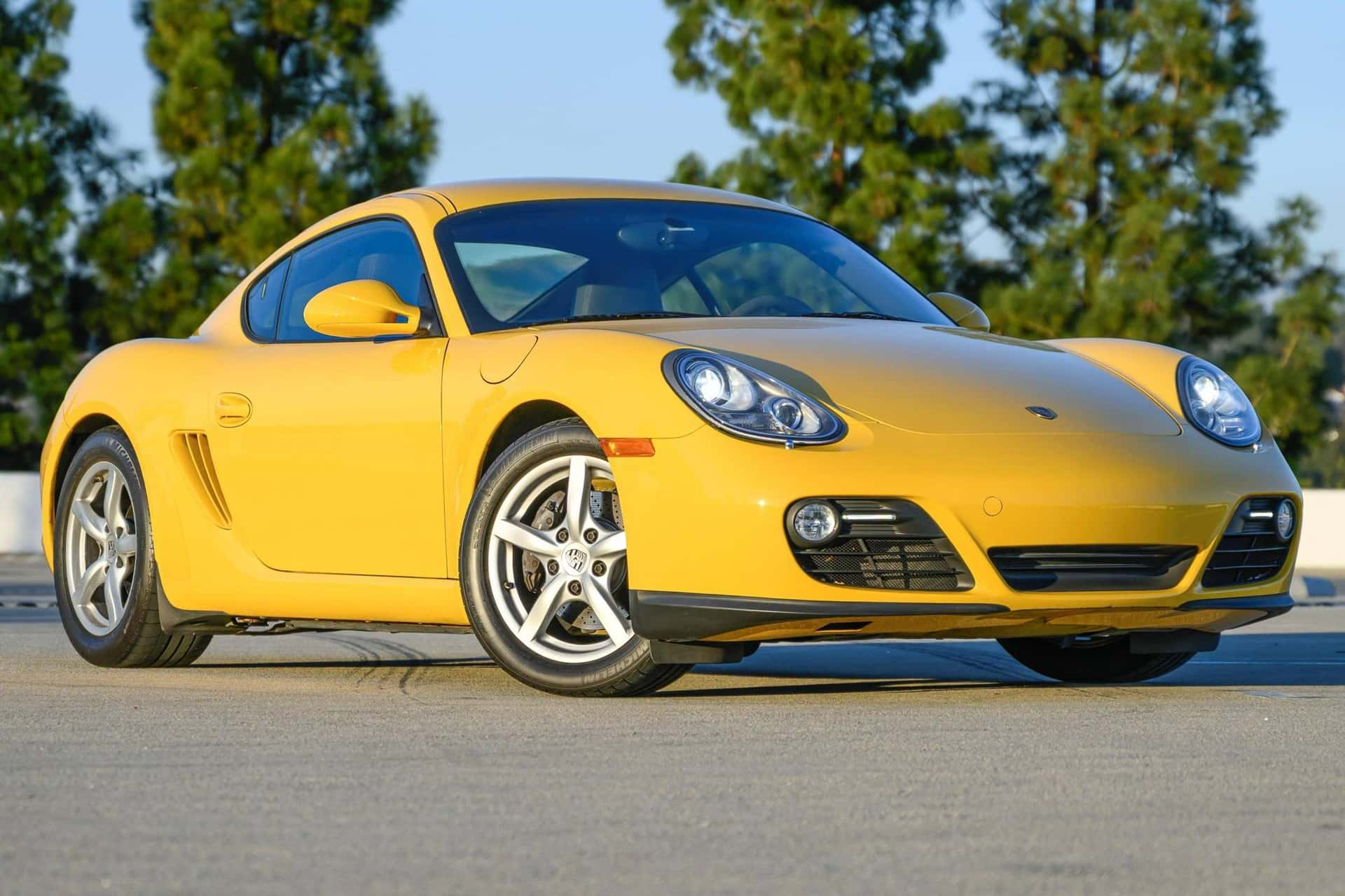 2010 Porsche 987 Cayman sold for $27,000