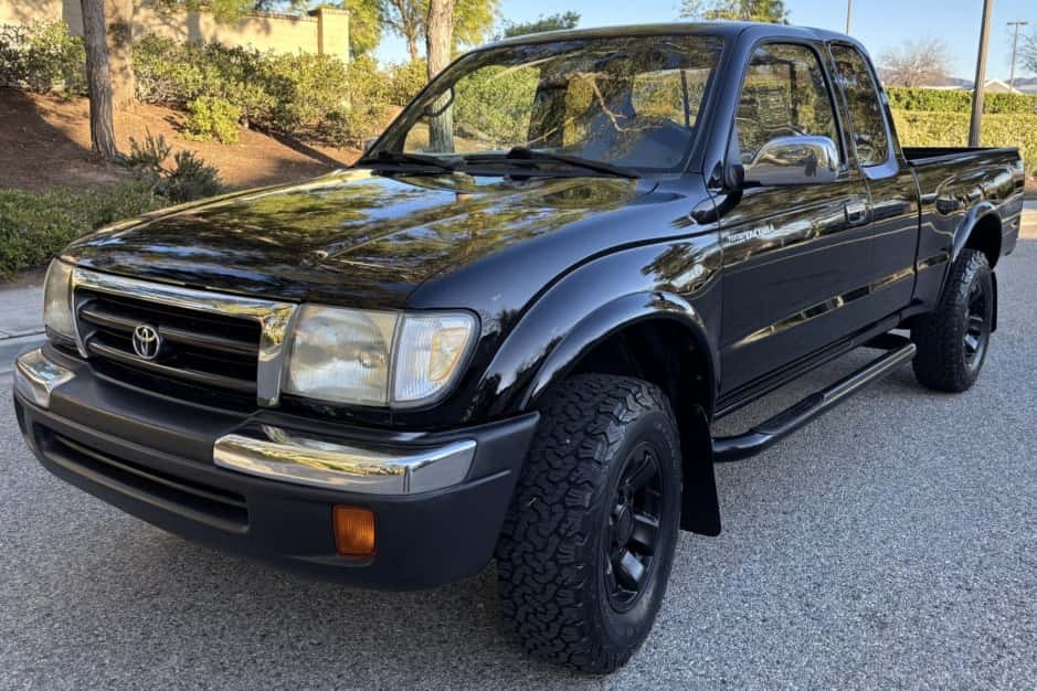 1998 Toyota Tacoma (N1X0 1995-2005) sold for $23,250