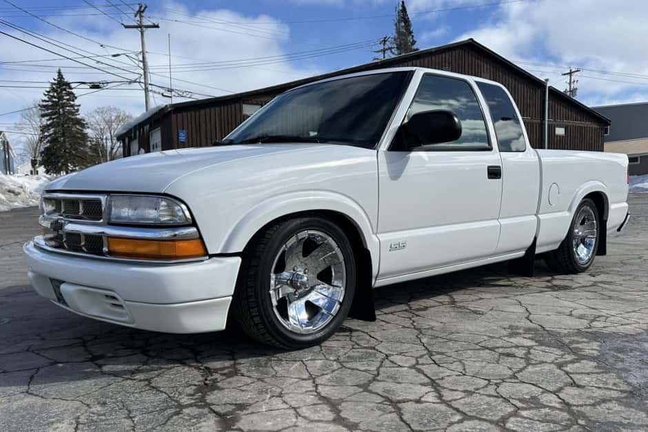 2000 Chevrolet S-10 (1994-2004) sold for $7,100
