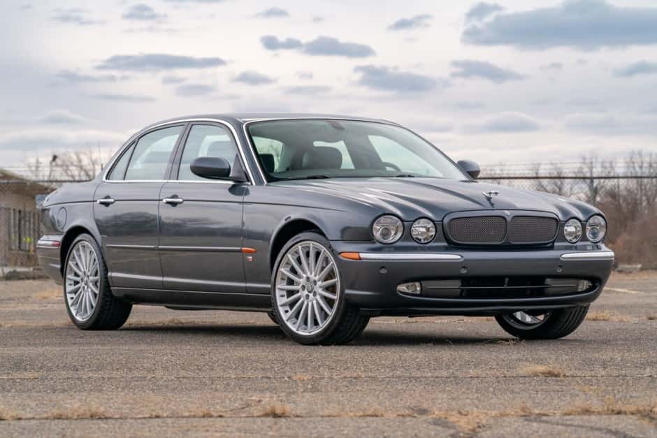 2004 Jaguar X350/X356/X358 XJR (2004-2009) sold for $16,690