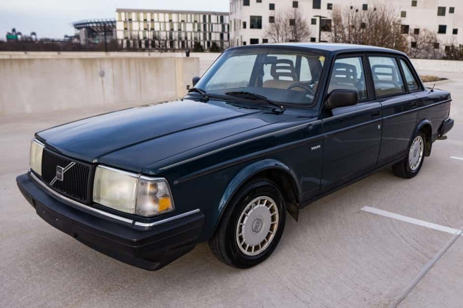 1992 Volvo 240 sold for $6,601