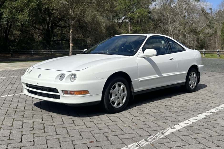 1996 Acura Integra sold for $10,750
