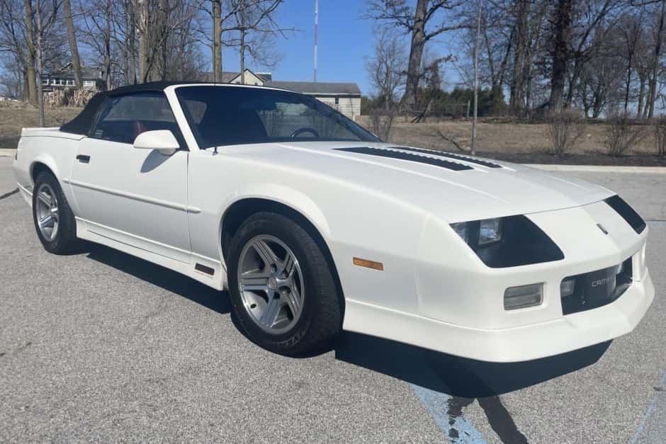1990 Chevrolet Camaro 3rd Generation 1982-1992 sold for $15,000