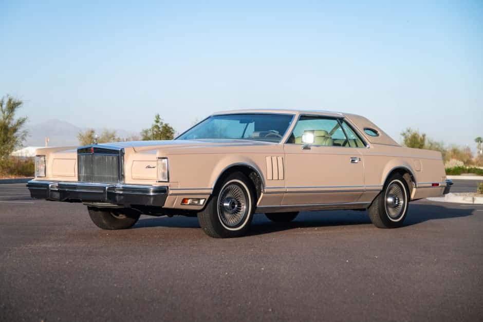 1978 Lincoln Continental Mark V (1977-1979) sold for $16,224