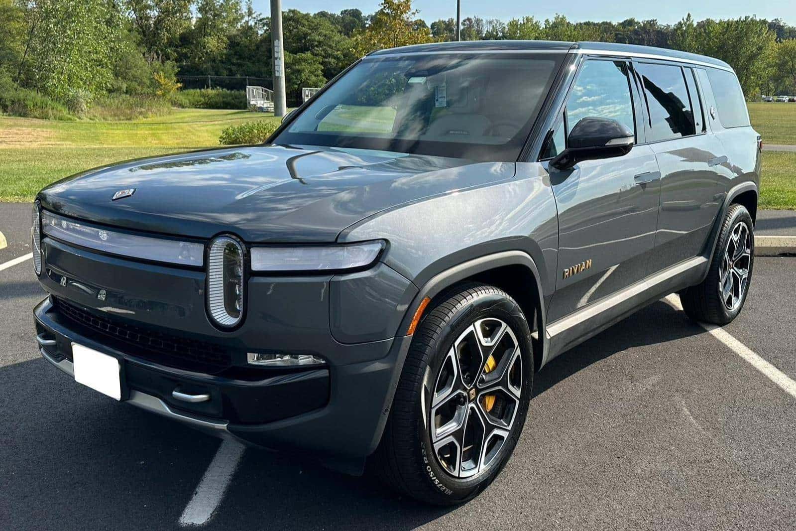 2023 Rivian R1S sold for $62,500