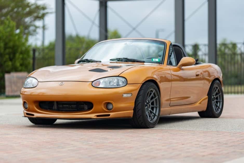 2000 Mazda NB MX-5 Miata sold for $10,500