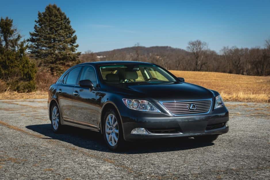 2007 Lexus LS Sedan sold for $15,250