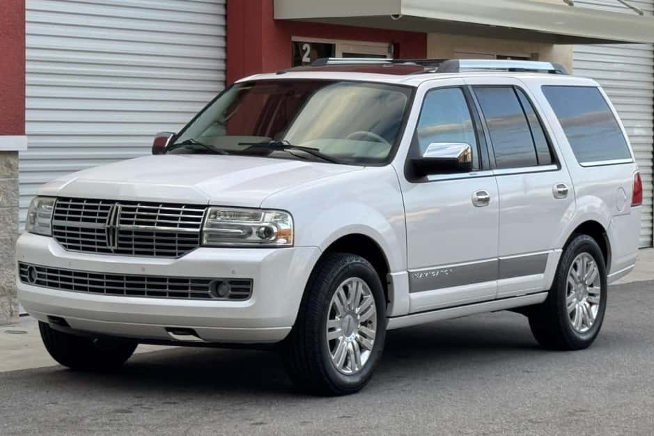 2011 Lincoln Navigator sold for $15,750