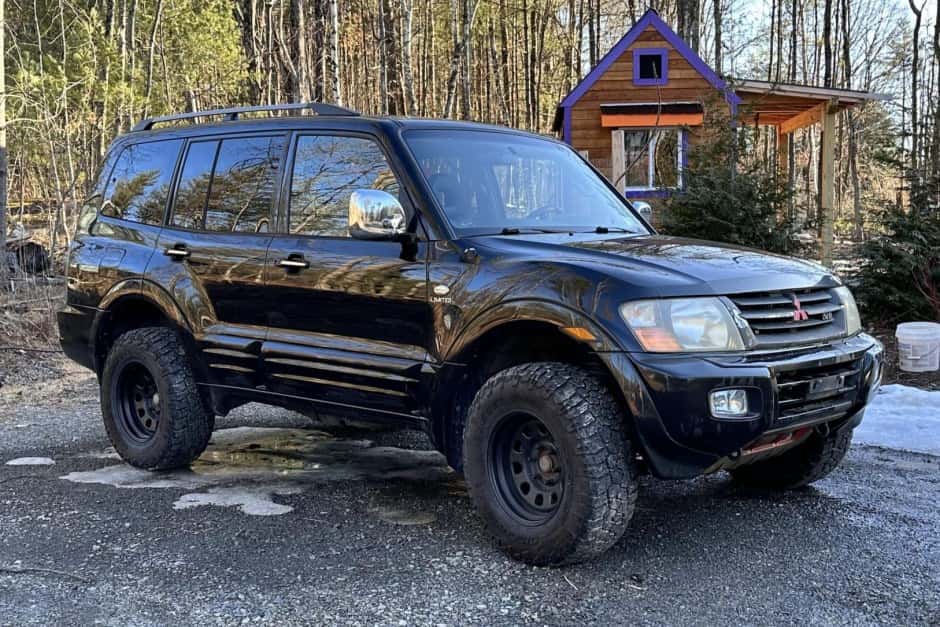 2001 Mitsubishi Pajero & Montero sold for $3,750