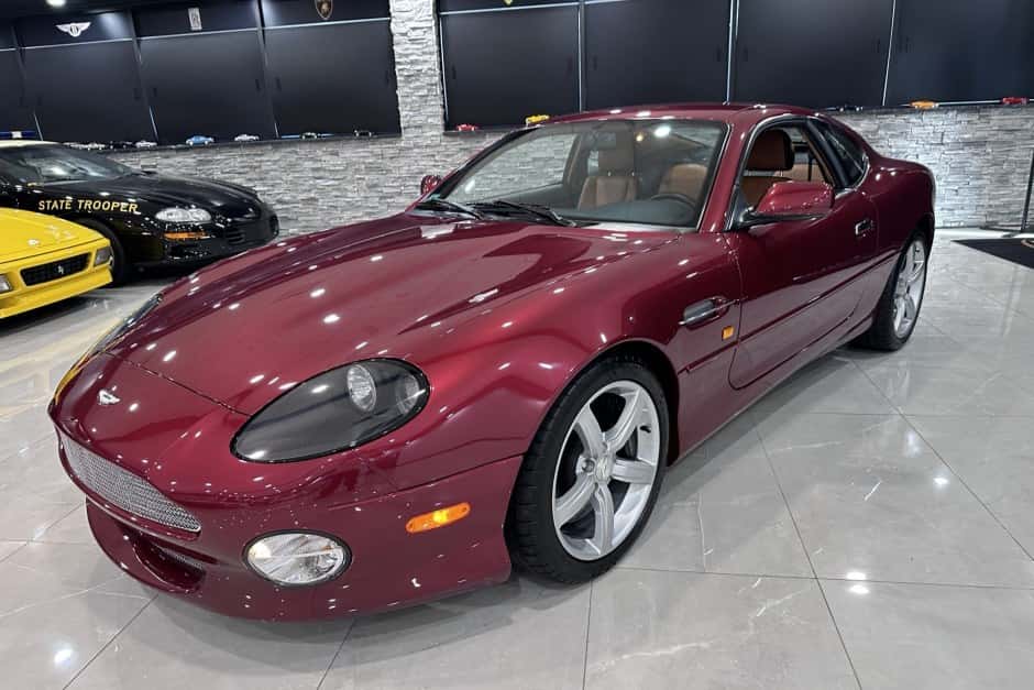 2001 Aston Martin DB7 sold for $31,111