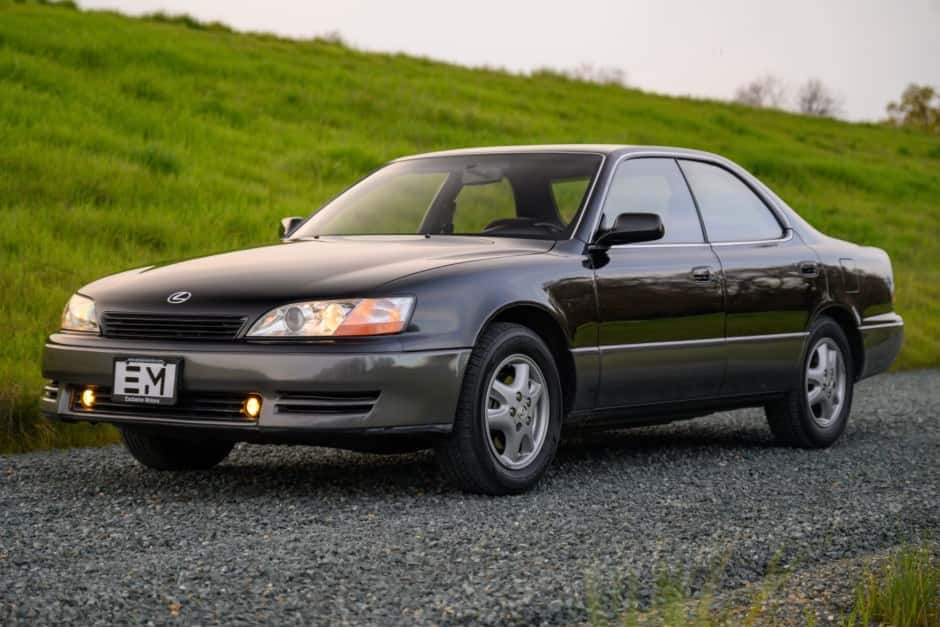 1992 Lexus ES sold for $8,200