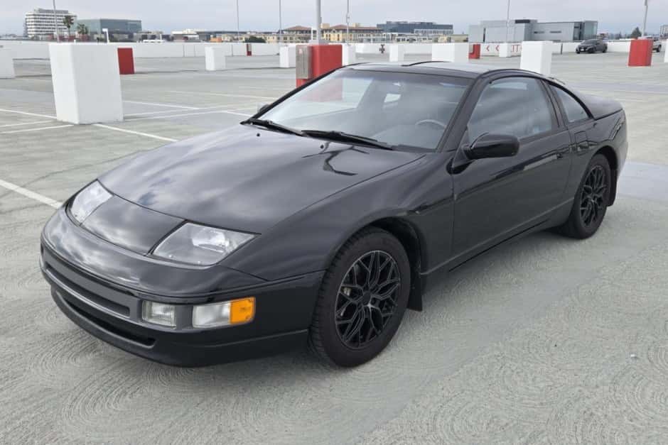 1990 Nissan Z32 300ZX sold for $10,400