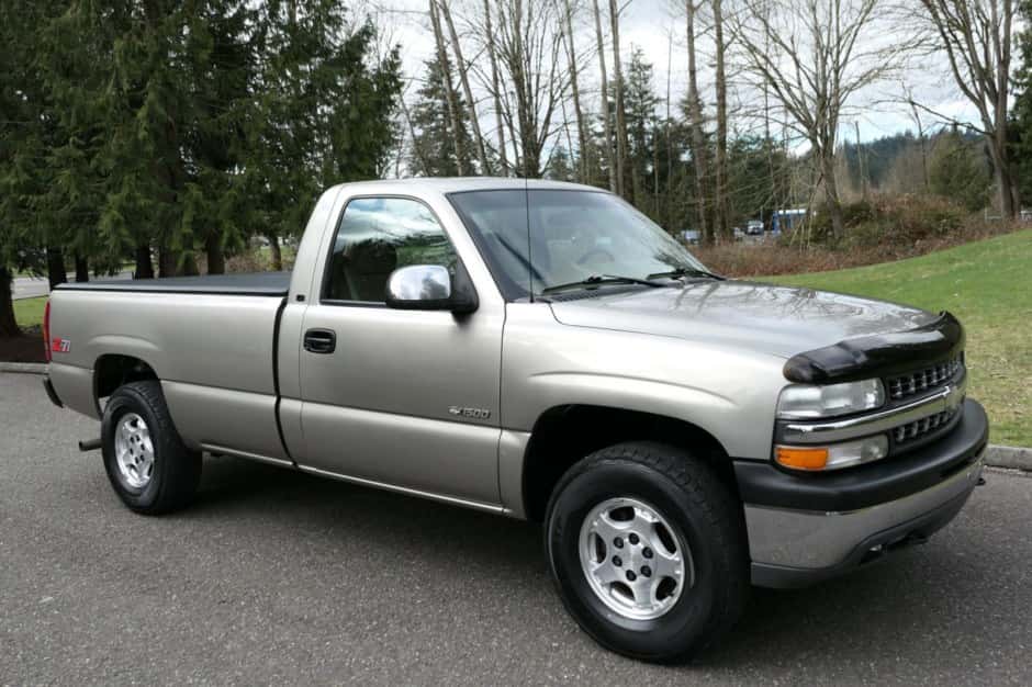 1999 Chevrolet Silverado GMT800 (1999-2007) sold for $9,201