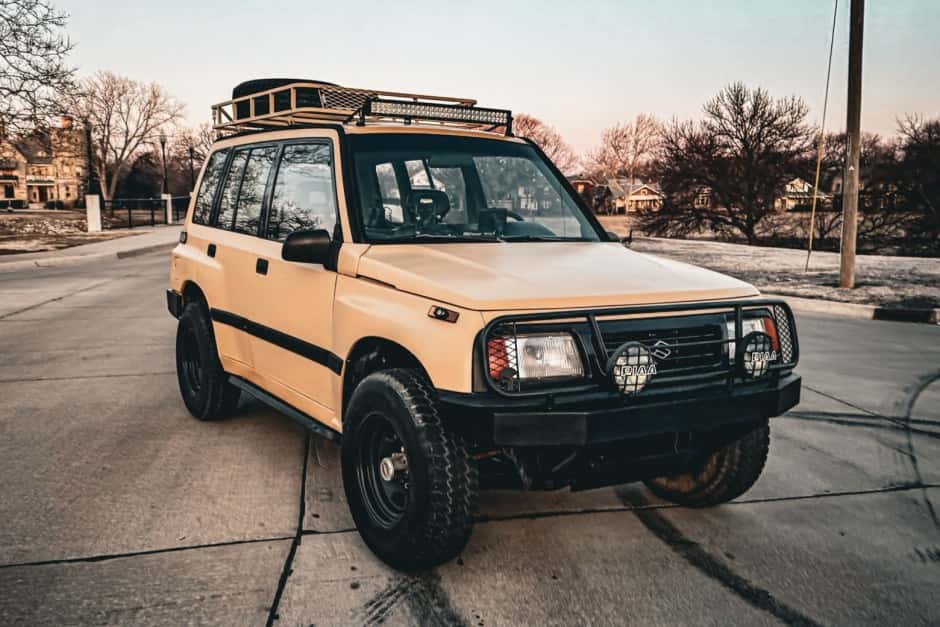 1995 Geo Tracker/Suzuki Sidekick sold for $16,000