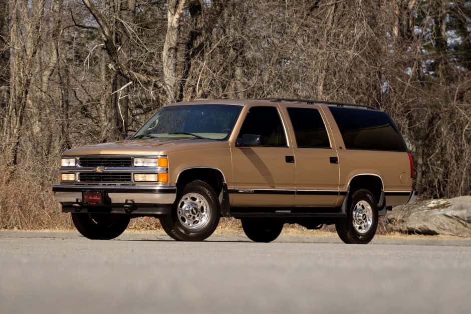 1999 Chevrolet Suburban (GMT400 1992-1999) sold for $17,000