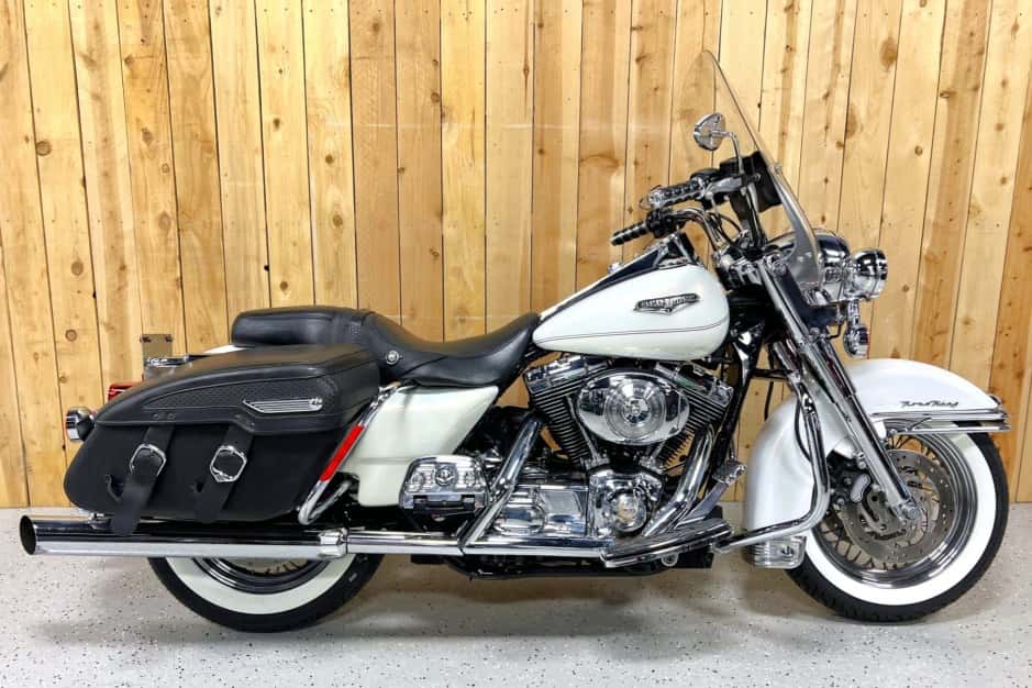 2002 Harley-Davidson Touring sold for $7,100