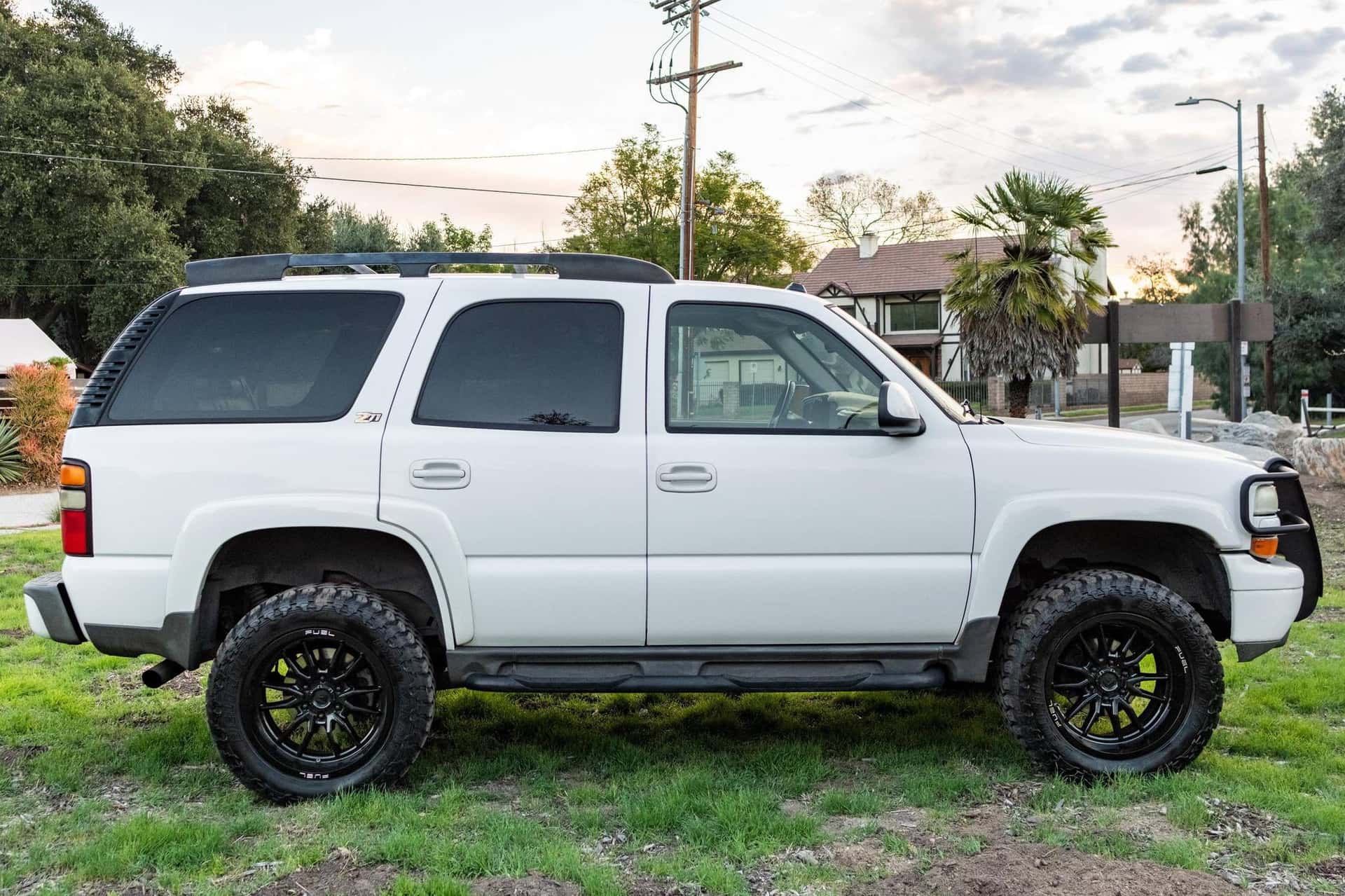 2004 Chevrolet Tahoe sold for $9,400