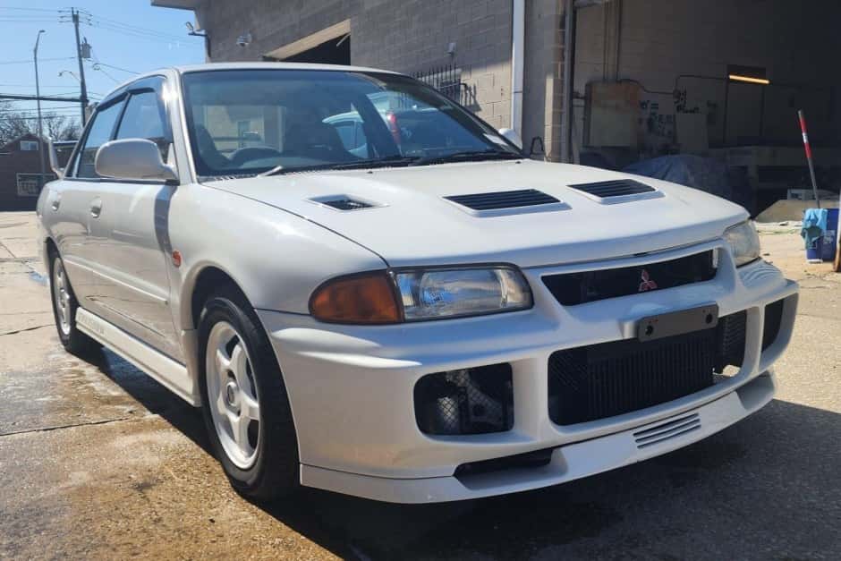 1995 Mitsubishi Lancer Evolution sold for $16,666