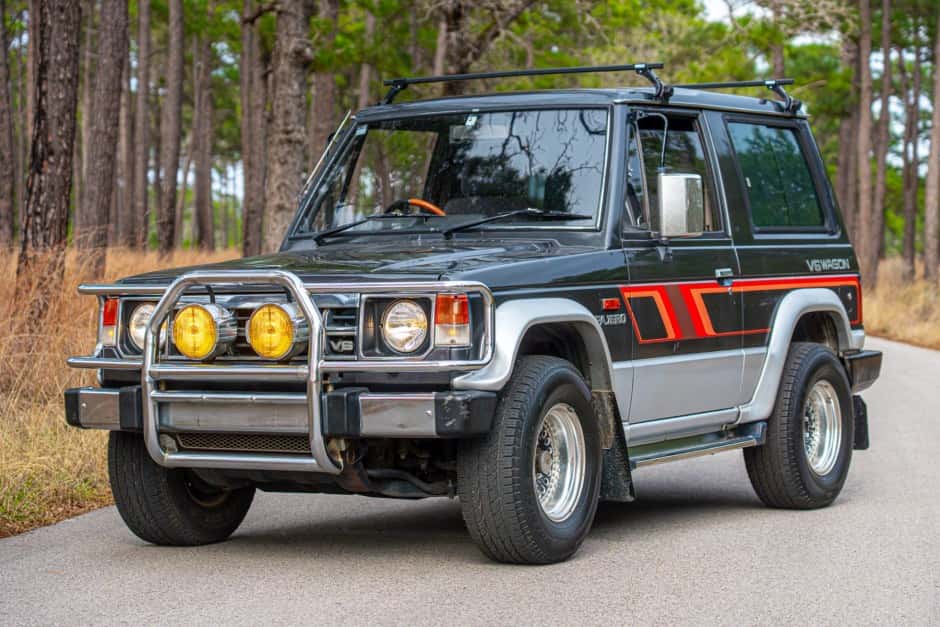 1989 Mitsubishi Pajero & Montero sold for $12,000