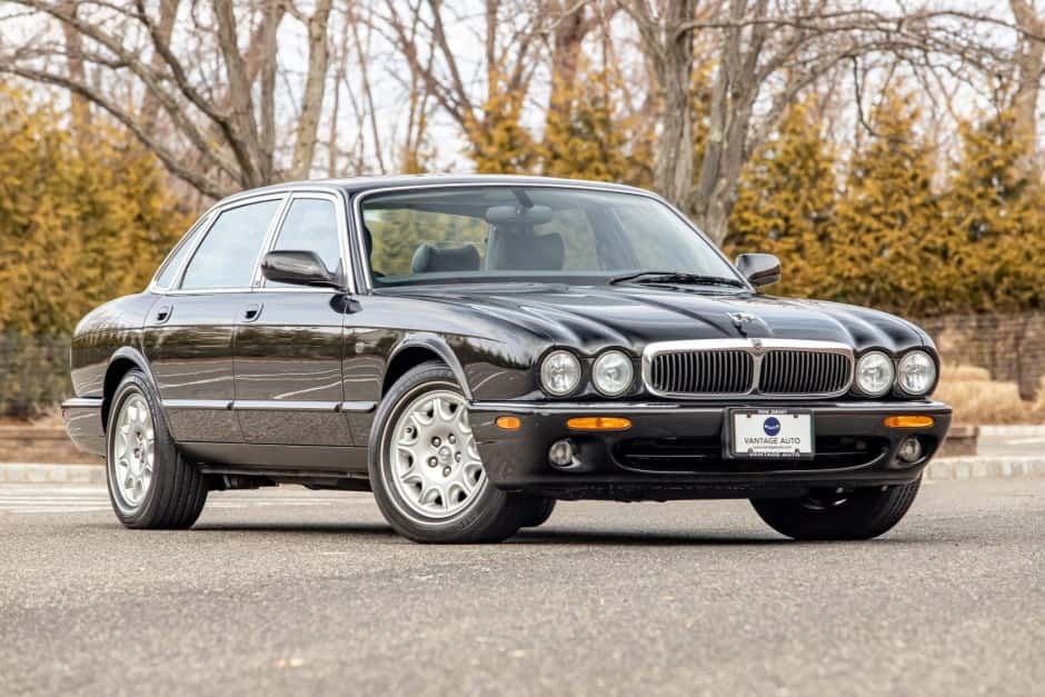 2003 Jaguar X308 XJ (1998-2003) sold for $7,500