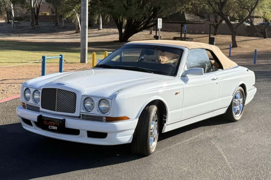 2001 Bentley Azure sold for $24,000