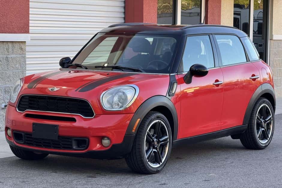 2011 Mini R60 Countryman sold for $8,100