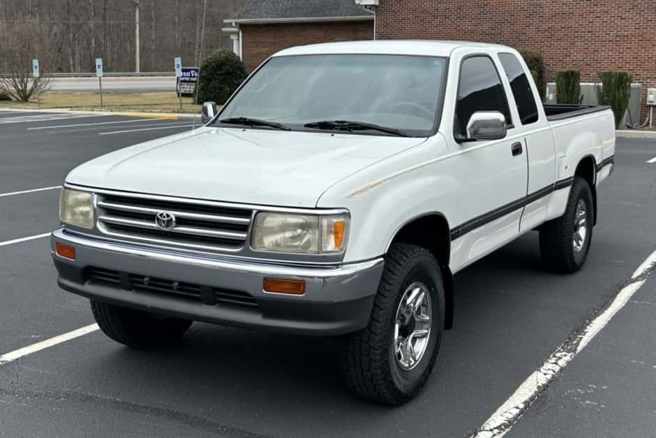1997 Toyota T100 sold for $9,100