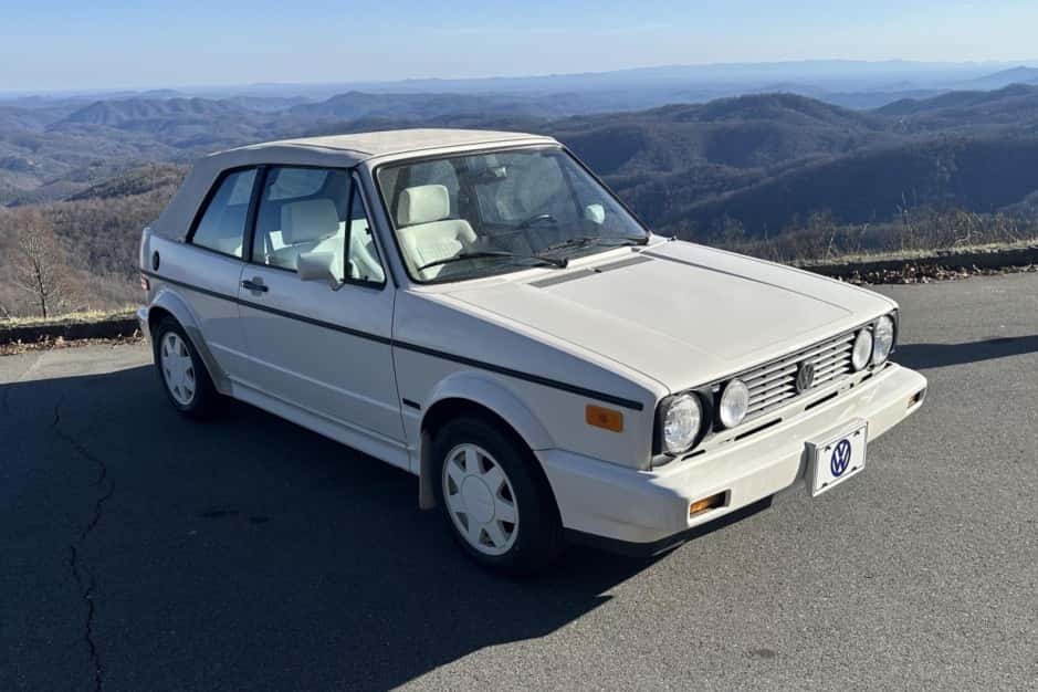 1989 Volkswagen Golf/Rabbit Cabriolet Mk1 sold for $17,750