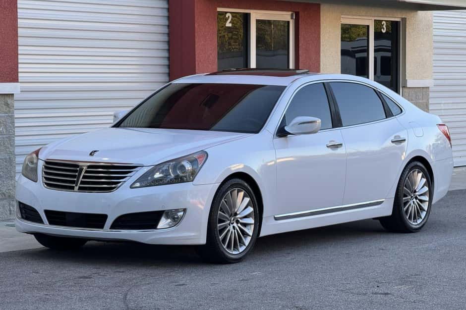 2014 Hyundai Equus sold for $10,500