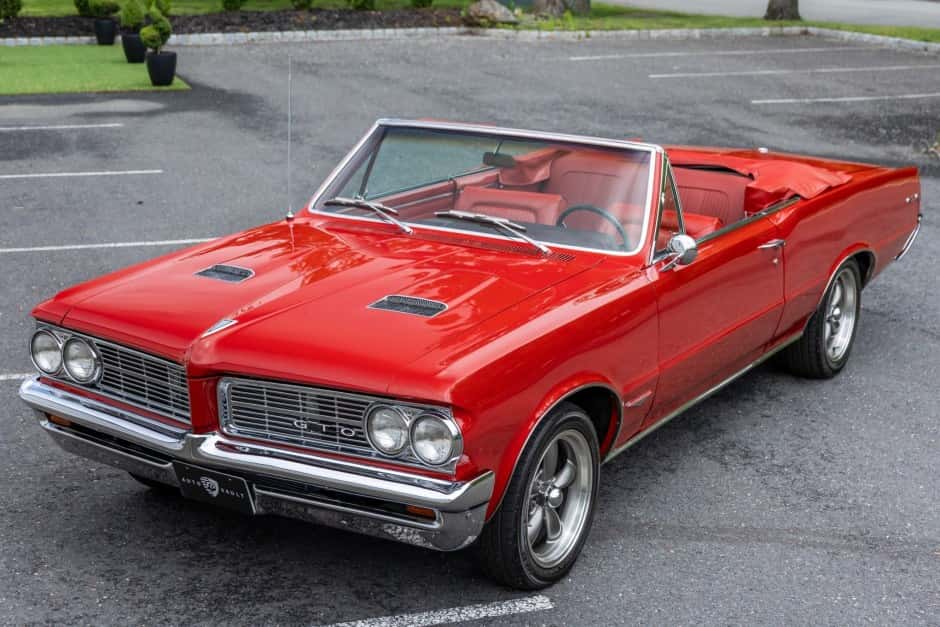 1964 Pontiac Tempest / LeMans sold for $39,250