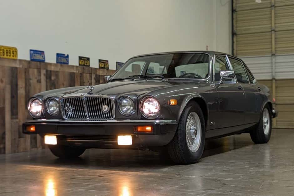 1985 Jaguar XJ Series 3 (1980-1992) sold for $9,550