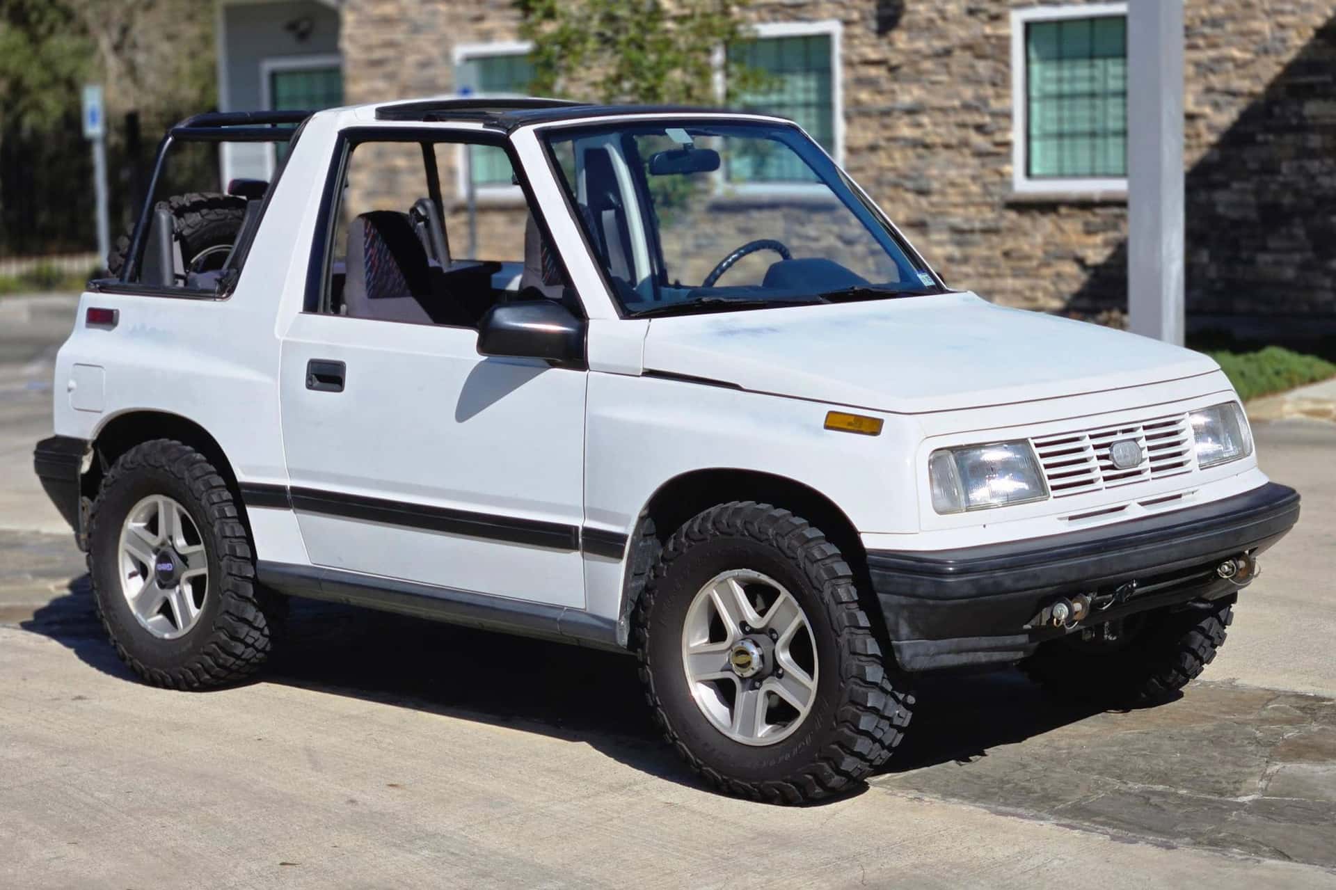 1994 Geo Tracker sold for $5,600