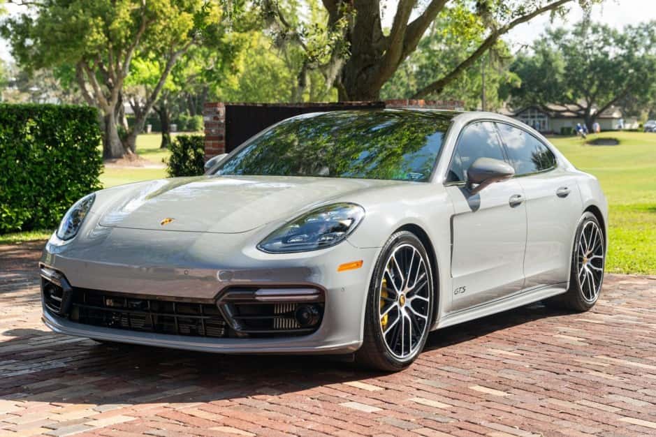 2022 Porsche Panamera sold for $125,000