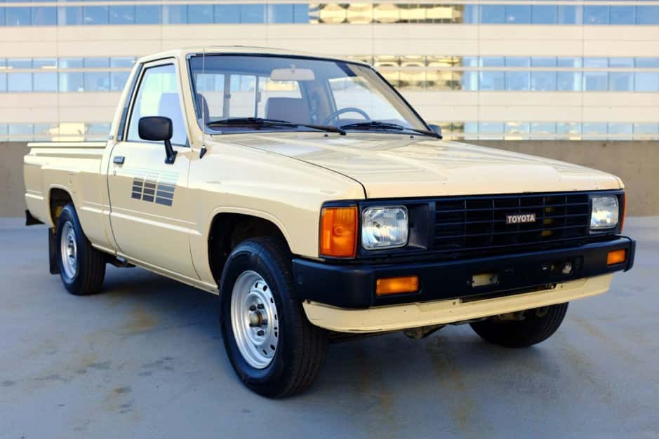 1986 Toyota Pickup (N50/N60/N70 1984-1988) sold for $14,500
