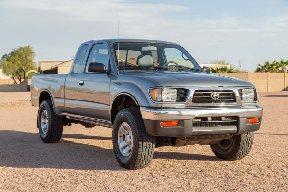 1996 Toyota Tacoma (N1X0 1995-2005) sold for $11,350