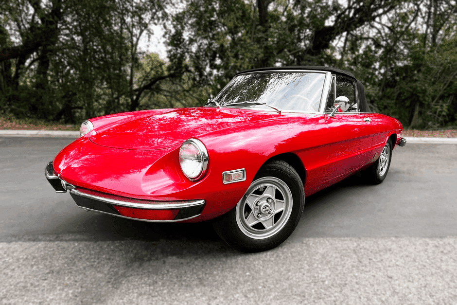 1971 Alfa Romeo 105/115 Spider Series 2 sold for $14,000