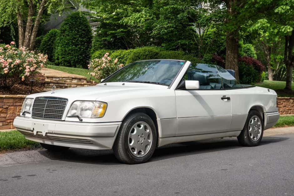 1994 Mercedes-Benz W124 E-Class sold for $17,500