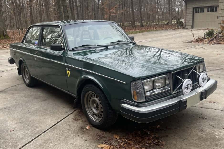 1981 Volvo 240 sold for $6,600