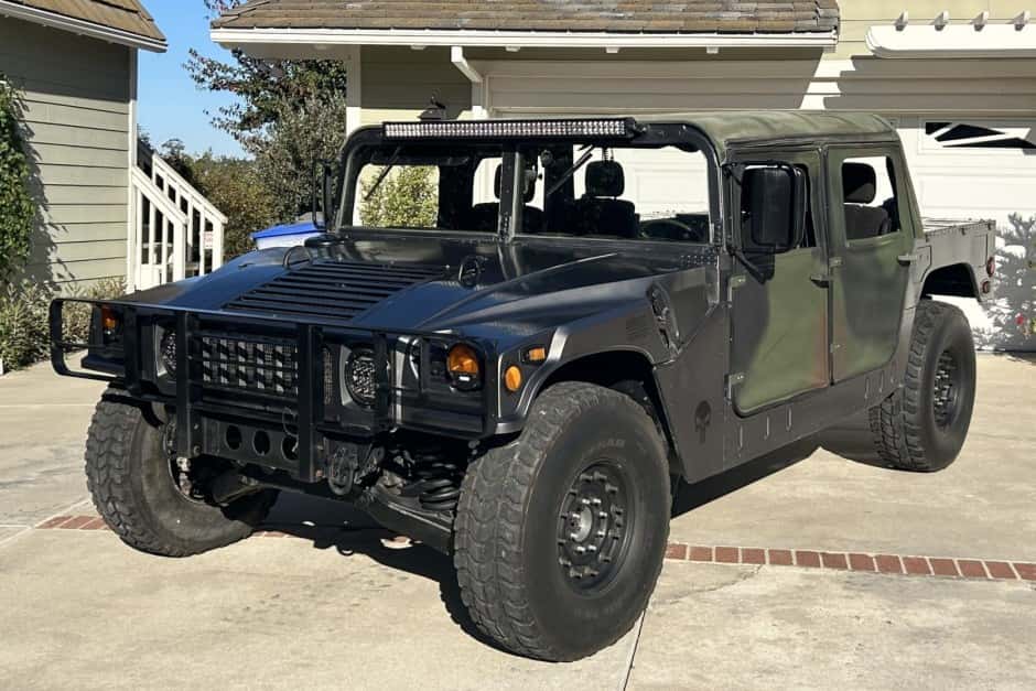 1990 Hummer HMMWV/Humvee sold for $15,500